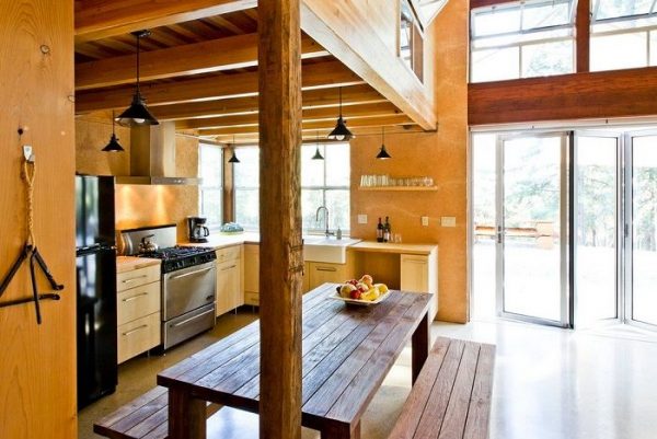 деревянная кухня в частном доме