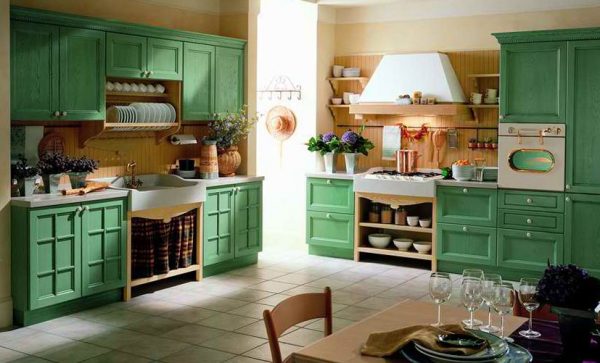 зелёная кухня в классическом стиле